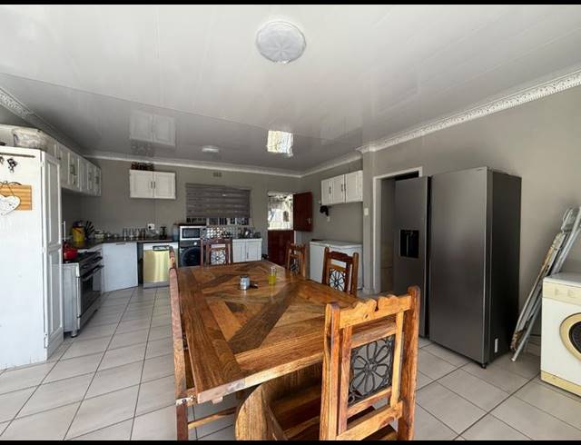 3 BEDROOM HOUSE FOR SALE IN VANDERBIJLPARK CE 2